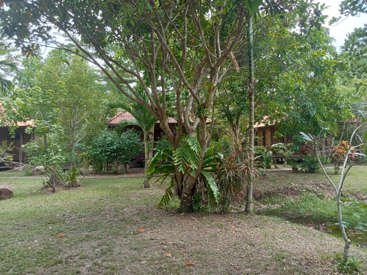 Ban Ban Bangalow Koh Jum Luaran gambar